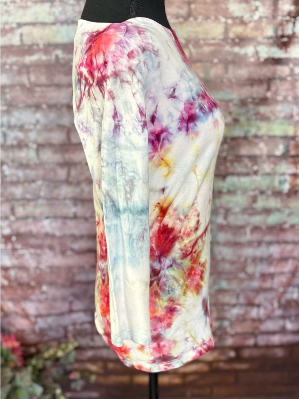 Lilly Pulitzer White Multicolor Tie-Dye Boatneck 3/4 Sleeve Tee - Picture 4 of 5